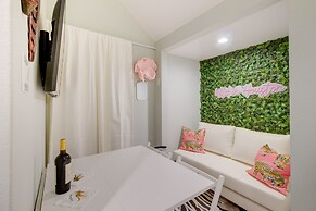 Houston Vacation Rental ~ 1 Mi to Downtown!