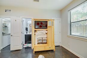 Houston Vacation Rental ~ 1 Mi to Downtown!