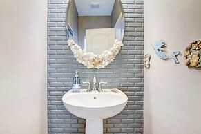 4 Mi Shuttle Ride to Ocean: Bethany Beach Getaway