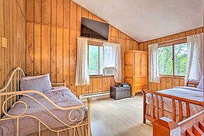 Bushkill House w/ Deck & Community Amenities!