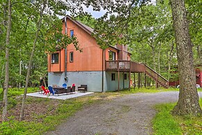 Bushkill House w/ Deck & Community Amenities!