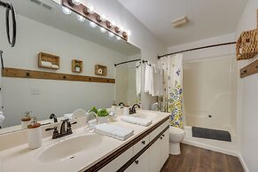 Branson Condo on Golf Course w/ Pool Access!