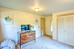 26 Mi to Mount Rainier, Game Room: Puyallup Oasis