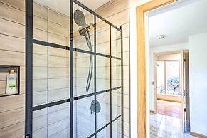 26 Mi to Mount Rainier, Game Room: Puyallup Oasis