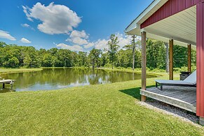 Lakeside Cottage w/ Porch in Pocono Mountains