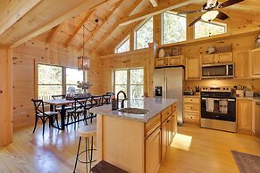 12 Mi to Sugar Mountain: Luxe Banner Elk Escape