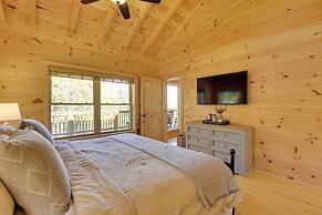 12 Mi to Sugar Mountain: Luxe Banner Elk Escape