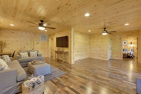 12 Mi to Sugar Mountain: Luxe Banner Elk Escape