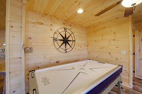 12 Mi to Sugar Mountain: Luxe Banner Elk Escape