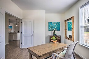 Luxury Home on Golf Course: Walk to the Beach!