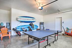 Luxury Home on Golf Course: Walk to the Beach!