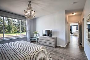 Luxury Home on Golf Course: Walk to the Beach!