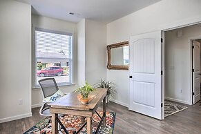 Luxury Home on Golf Course: Walk to the Beach!