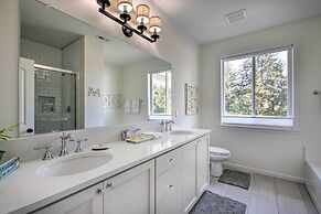 Luxury Home on Golf Course: Walk to the Beach!