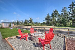 Luxury Home on Golf Course: Walk to the Beach!