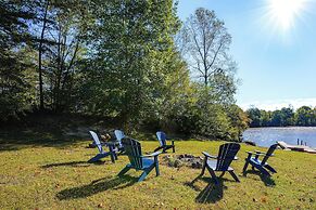 Waterfront, Deck: Peaceful Louisa Cottage Escape