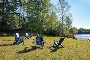 Waterfront, Deck: Peaceful Louisa Cottage Escape