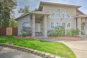 Deck & River Views: Family Home in Grants Pass
