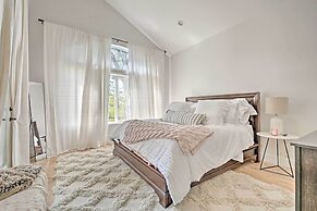 Deck & River Views: Family Home in Grants Pass