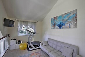 Spacious Port Angeles House w/ Hot Tub & Game Room