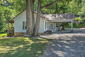 Cabin in Resort - 1/2 Mi to Guntersville Lake!