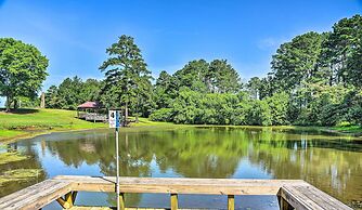 Cabin in Resort - 1/2 Mi to Guntersville Lake!