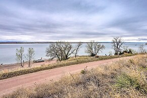 2-level Home w/ Deck: 1/2 Mi to Lake Mcconaughy!