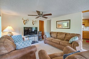 2-level Home w/ Deck: 1/2 Mi to Lake Mcconaughy!