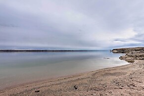 2-level Home w/ Deck: 1/2 Mi to Lake Mcconaughy!