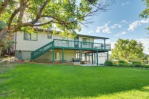 2-level Home w/ Deck: 1/2 Mi to Lake Mcconaughy!