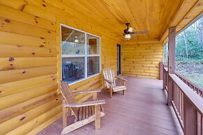 Family-friendly Murphy Cabin w/ Fire Pit!