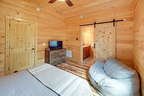 Family-friendly Murphy Cabin w/ Fire Pit!