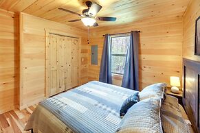 Family-friendly Murphy Cabin w/ Fire Pit!