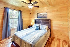 Family-friendly Murphy Cabin w/ Fire Pit!