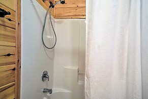 Hiwassee Hideaway' Cabin w/ Mountain Views!