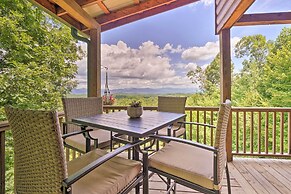 Hiwassee Hideaway' Cabin w/ Mountain Views!