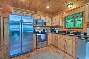 Hiwassee Hideaway' Cabin w/ Mountain Views!