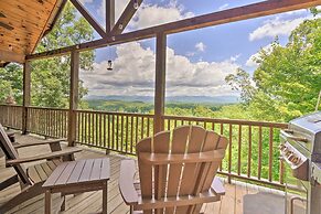 Hiwassee Hideaway' Cabin w/ Mountain Views!