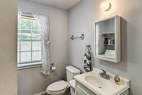 Spacious White Rivers Jewel: Fishing Haven!
