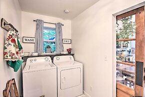 Charming Country Cottage: 5 Mi to Downtown Tulsa!