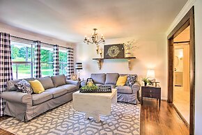 Charming Country Cottage: 5 Mi to Downtown Tulsa!