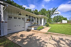 Charming Country Cottage: 5 Mi to Downtown Tulsa!