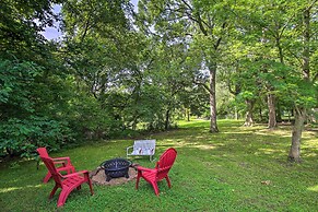 Charming Country Cottage: 5 Mi to Downtown Tulsa!