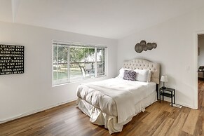 Lakefront Mount Vernon Home w/ Private Dock!