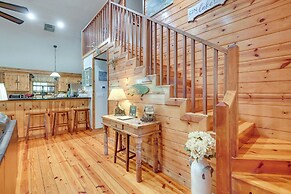 'cape Royale' Luxury Livingston Cabin w/ Hot Tub!