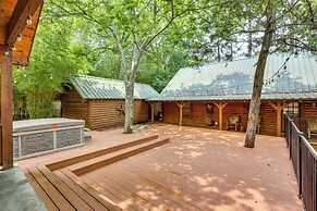 'cape Royale' Luxury Livingston Cabin w/ Hot Tub!