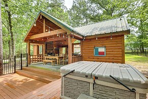'cape Royale' Luxury Livingston Cabin w/ Hot Tub!