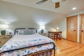 'cape Royale' Luxury Livingston Cabin w/ Hot Tub!