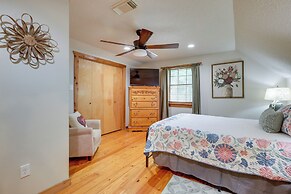 'cape Royale' Luxury Livingston Cabin w/ Hot Tub!