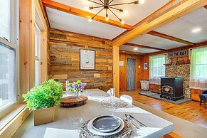 Pet-friendly Wilmington Retreat w/ Hot Tub!